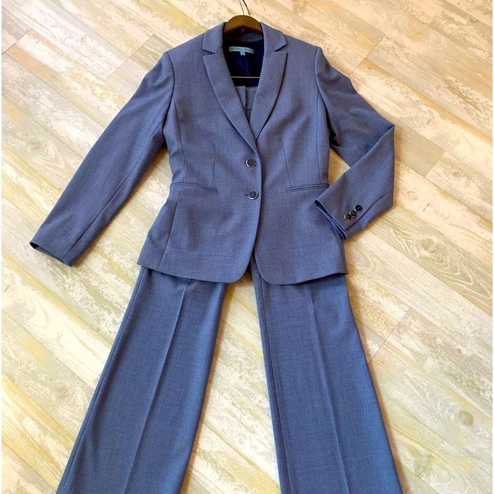 ANTONIO MELANI elegant blue suit.